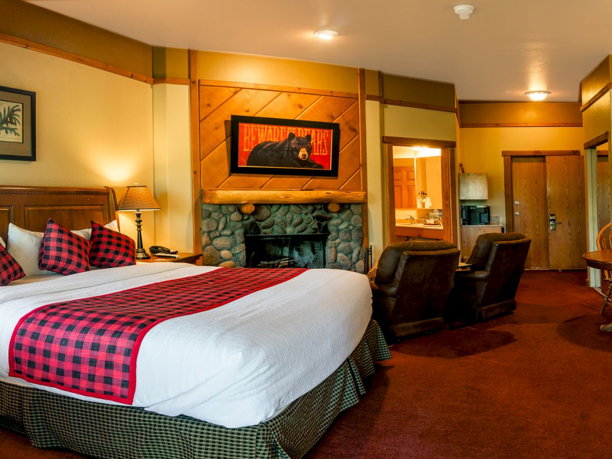 Callahan S Mountain Lodge Ashland Oregon Hotel With Jacuzzi Room Kitchenettes